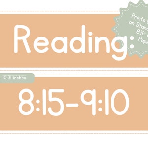 K&ouml;nnte beinhalten: Ein druckbarer Leseplan mit dem Text "Reading:" und den Zeiten "8:15-9:10" auf einem pfirsichfarbenen Hintergrund. Der Plan ist so konzipiert, dass er einfach auf Standardpapier im Format 8,5 x 11 Zoll gedruckt werden kann.