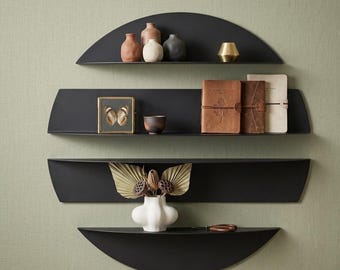 Geometrisches, schwebendes Wandregal - Modernes Metallregal - Luxuriöse Wohnzimmerlagerung