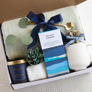 Gift Box for Mom Hygge Gift Box with Blanket and Socks Thank You Gift for Women Gift Basket for Friend Appreciation Miscarriage Gift