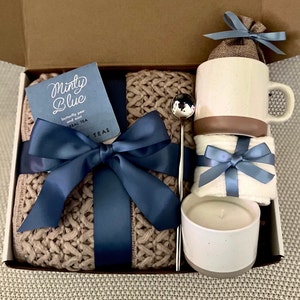 Gift Box for Mom with Blanket & Socks Hygge Gift Box Self Care Package Special Gift Basket for Best Friend, Sister, Mom, Wife Thank you