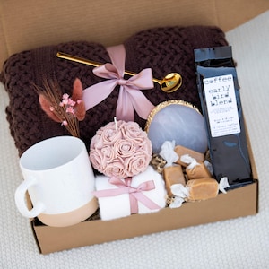 Matcha Lover Gift Box Matcha Latte Candle Cozy Gift for Matcha Lover Gift Set Coffee Lover Gift Box Pumpkin Spice Candle Gift Box BrownBlanketBox