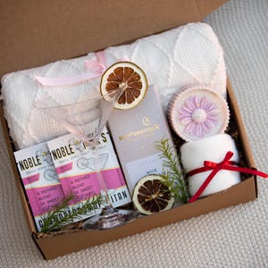 Cocktail Gifts For Her Margarita Lover Gift Cocktail Gift Box For Best Friend Cosmopolitan Espresso Martini Lover Gift Birthday Gift Box Cosmopolitan