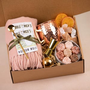 Cocktail Gifts For Her Margarita Lover Gift Cocktail Gift Box For Best Friend Cosmopolitan Espresso Martini Lover Gift Birthday Gift Box PinkScarfMoscowMule