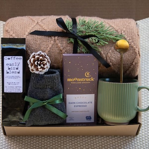 Holiday Employee Gift Box for Men Holiday Employee Appreciation Gift Box for Him Boyfriend Christmas Gift Box for Men Gift Corporate Gift