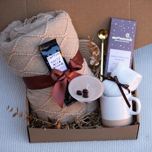 Matcha Lover Gift Box Matcha Latte Candle Cozy Gift for Matcha Lover Gift Set Coffee Lover Gift Box Pumpkin Spice Candle Gift Box EspressoMartiniBox