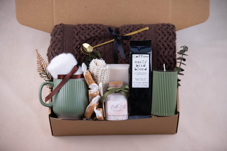 Matcha Lover Gift Box Matcha Latte Candle Cozy Gift for Matcha Lover Gift Set Coffee Lover Gift Box Pumpkin Spice Candle Gift Box BrownBlnktGreenMugs