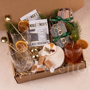 Cocktail Gift Box Margarita Lover Gift For Best Friend Cosmopolitan Cocktail Gift Espresso Martini Lover Gift Old Fashioned Gift Moscow Mule OldFashioned Candle