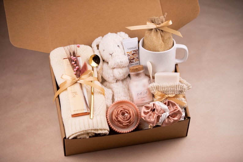 New Mom Gift Box: Cozy Blanket, Crochet Bunny & Spa Treats BunnySecrtyBlnktMugs