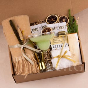 Cocktail Gift Box Margarita Lover Gift For Best Friend Cosmopolitan Cocktail Gift Espresso Martini Lover Gift Old Fashioned Gift Moscow Mule GreenMargaritaCandle