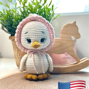 Lola The Duckling crochet pattern (ENG)