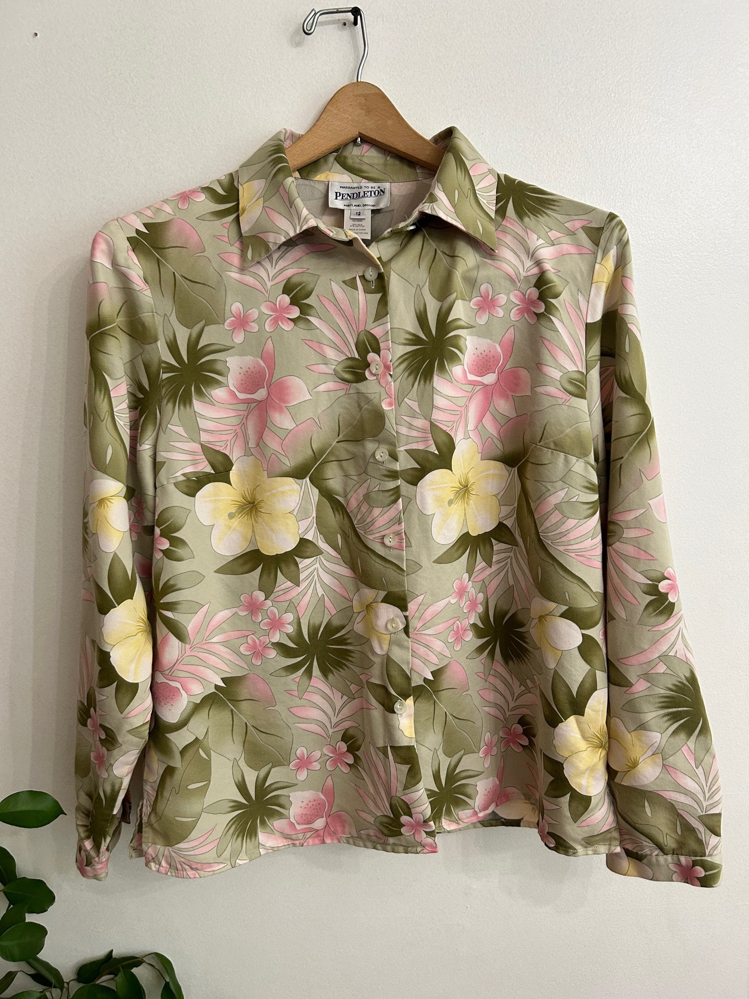 Pink® | Women's blouse with a retro floral pattern made of cotton and linen main image 1