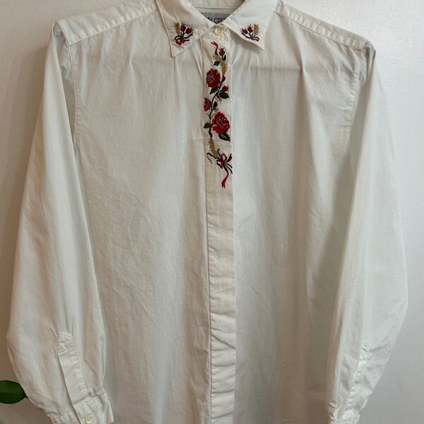 VINTAGE white button up embroidered floral women's size medium 100% cotton collared shirt