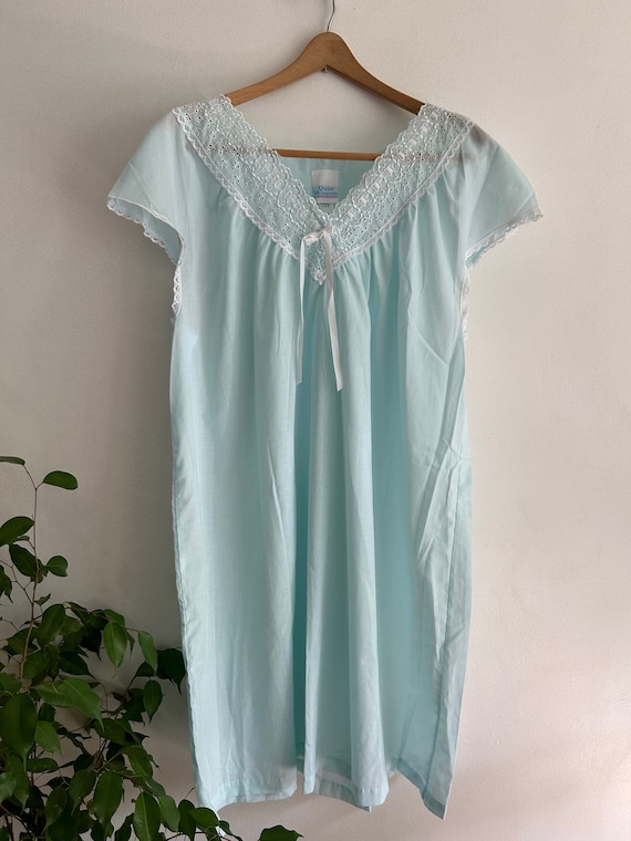VINTAGE night gown eyelet night dress pale blue si