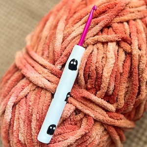LISTO PARA ENVIAR Gancho de crochet hecho a mano de 4,5 mm, gancho de crochet de arcilla, gancho de crochet de Halloween, gancho de crochet fantasma, gancho de arcilla hecho a mano