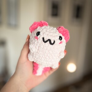 Axolotl Plüsch, häkeln Axolotl, handgemachtes Axolotl Spielzeug, weicher Axolotl, Amigurumi Spielzeug, gehäkeltes Plüschtier, rosa Plüschtier