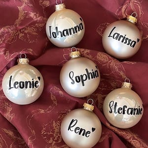 パーソナライズされたクリスマスツリーボール