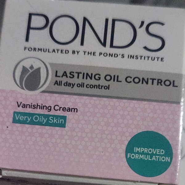Ponds Very Oil Skin Vanishing Cream Lasting Oil Control 100 ml