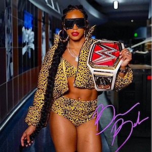 Bianca Belair - WWE 11 - Ristampa autografa di una celebrità
