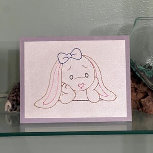 Wenskaart Thinking Bunny: digitaal downloadpatroon voor handgemaakte geborduurde kaarten