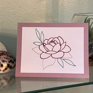 Cartão de felicitações com rosas abertas - Molde digital para download de cartões bordados feitos à mão