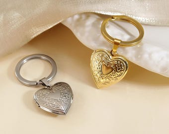 Custom Heart Photo Locket Keychain,Heart Locket Keychain with Photo,Gold Vintage Heart Locket, Mother&#39;s gift,Locket that Opens,Gift for MOM