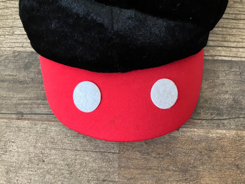 DISNEY MYSTERY CAP rare and Unusual eyes 'n Ears Snapback Model