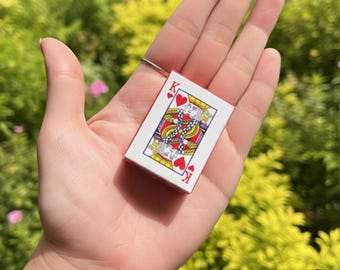 Mini Spielkarten 1:12 | Kleines Kartenspiel für Puppenhaus & Diorama | Vietnamesisches Miniatur Sammlerstück | Realistische Mini Poker Karten 4x3,5 cm