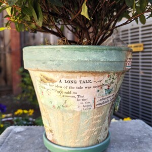 Alice in Wonderland Planter: Handmade Clay Plant Pot, Garden Decor (8") bild 9