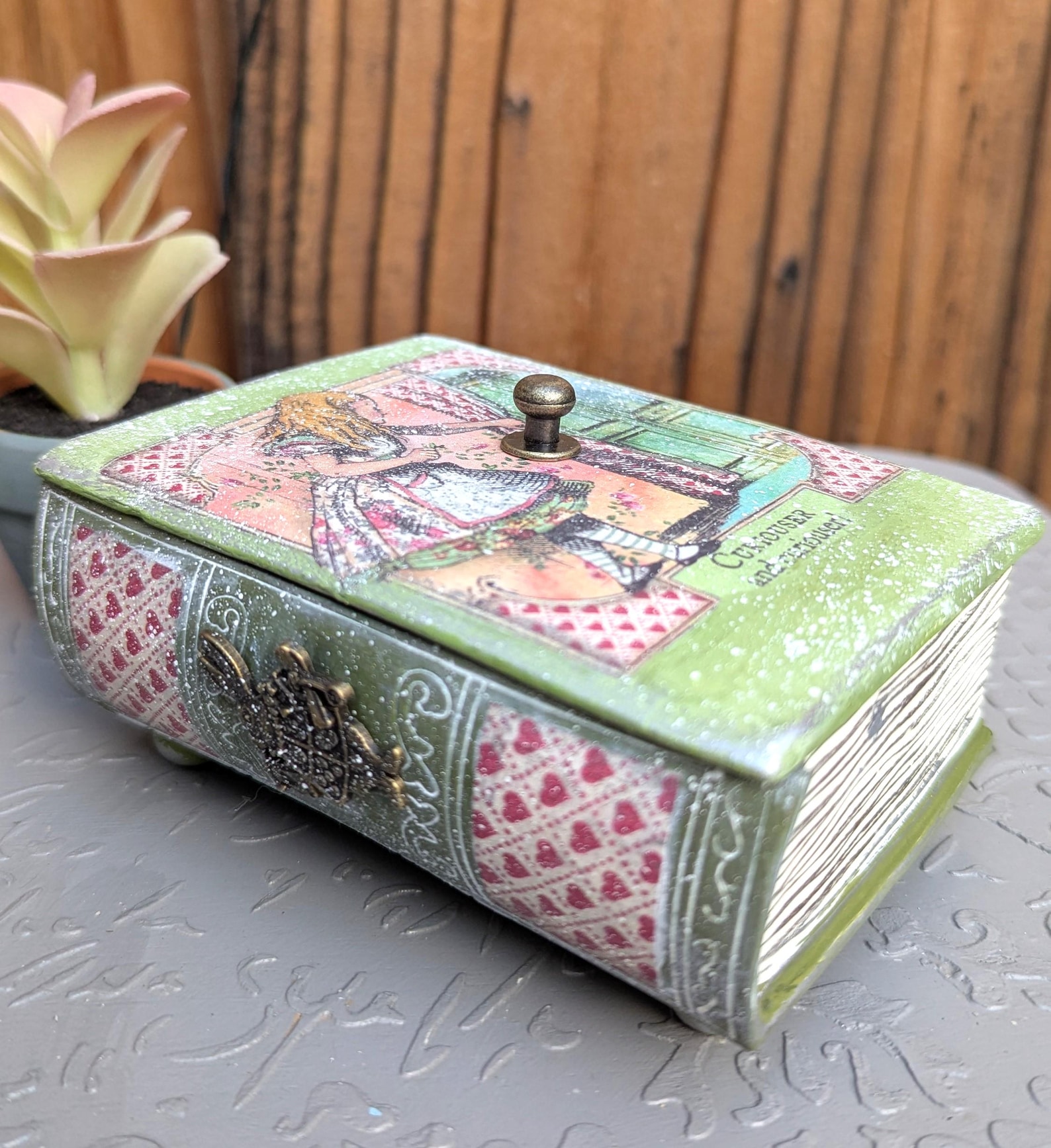 Alice in Wonderland Book Box: Vintage Jewelry Trinket Keepsake Holder