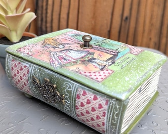 Alice in Wonderland Book Box: Vintage Jewelry Trinket Keepsake