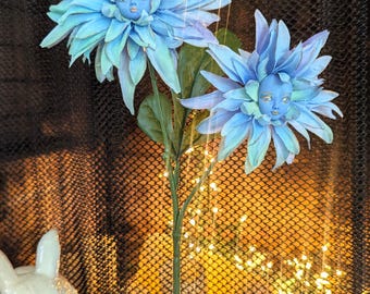 Alice in Wonderland Talking Flowers: Hand-Painted Clay Faces in Concrete Pots