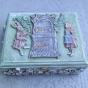 Alice in Wonderland Jewelry Box White Rabbit Rings Holder
