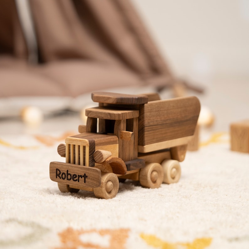 Personalized Truck Toy, Wooden Car Toy, Custom Birthday Baby Gifts zdjęcie 1