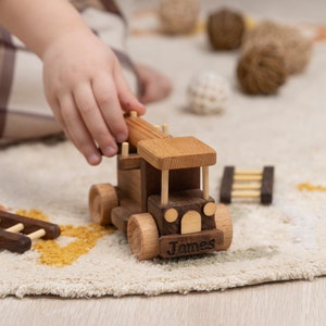 Handgefertigtes Feuerwehrauto Spielzeug, Holzspielzeug für Kleinkinder, Pretend Play / PERSONALISIERT