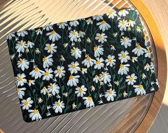Capa para Kindle com estampa de crisântemo bordada à mão, compatível com Kindle Paperwhite 6.8, e com o novo Kindle Paperwhite de 12ª geração. Ideal para presentes de Halloween.