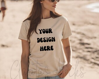 Maqueta de camiseta Bella Canvas 3001 Sand, escena de playa (descarga digital)