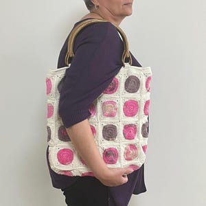 Handmade Crochet Circle Motif Bag – Summer Bag with Bamboo Handles
