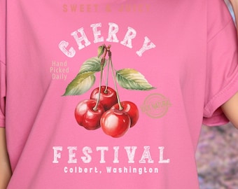Camiseta vintage del Festival de la Cereza: Camiseta Comfort Colors teñida en prenda.