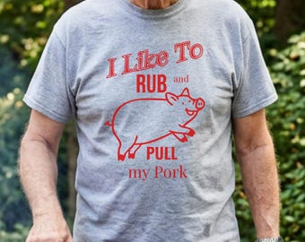 Koszulka z grillowaną wieprzowiną i t-shirtem z nadrukiem "Sur and Pull Pork Cookout"