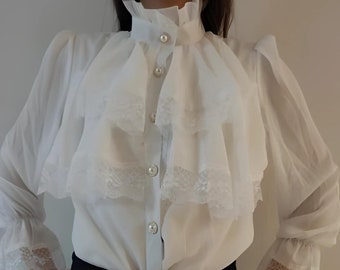 Camicetta vittoriana con lacci: ricamo floreale, camicia da poeta