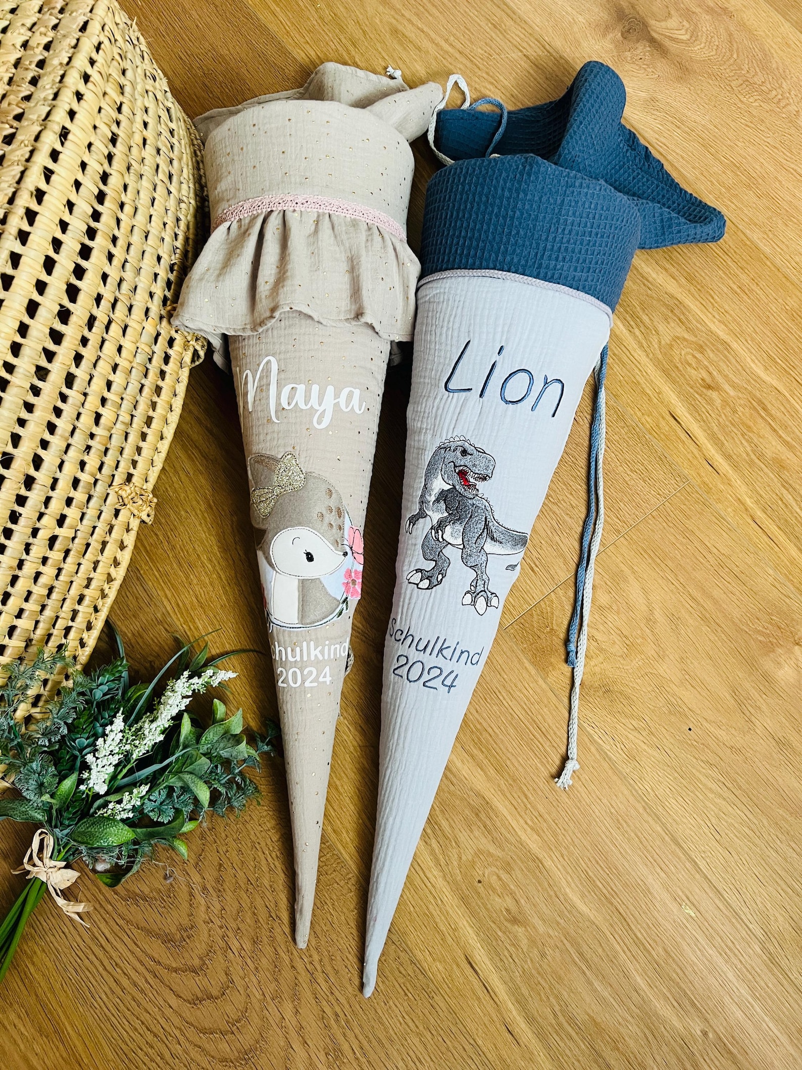 Embroidered school cone, girl/boy, dinosaur/fawn motif in beige/blue, candy cone, twins, first day of school gift, sibling cone, pillow insert