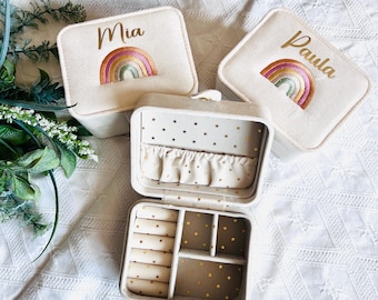 Mädchen Schmuckkästchen, Schmuckkästchen beige Regenbogen bestickt und personalisiert mit Namen bedruckt, Mädchen Regenbogen geschenk