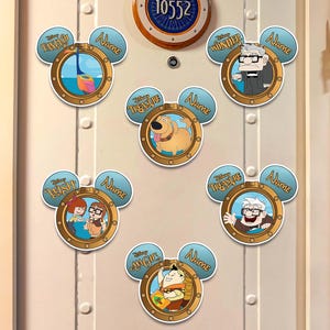 Magnete personalizzato ispirato all&#39;oblò Disney Up, regalo per i membri della famiglia Disney, magnete con la testa di Topolino, magnete del film Up, crociera per famiglie Disney