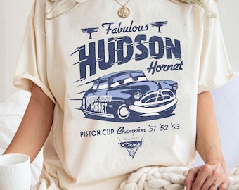 Camisa vintage Doc Hudson Comfort Colors, camisa Disney Cars, camisa Fabulous Hudson Hornet, camisa Cars Land, campeón de la Copa Pistón de Cars Pixar