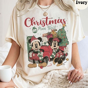 Vintage Disney Christmas On Main Street Comfort Colors-skjorta, Mickey Minnie Very Merry Christmas Party 2024-skjorta, jultomteskjorta
