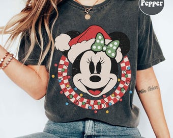Minnie Maus Weihnachten Komfort Farben Shirt, Micky und Freunde Kariertes Weihnachtsshirt, Sehr frohe Weihnachten T Shirt, Weihnachtslichter