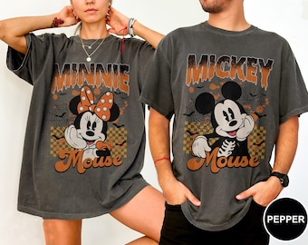 Retro Micky und Freunde Halloween Komfort Farben Hemden, Disney Halloween Hemd, Disney Trip Halloween Hemden, BTW Magic Kingdom Tshirt