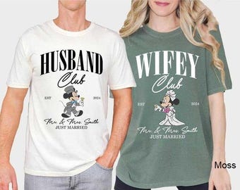 Camisetas personalizadas de Disney para marido y mujer, camiseta de Minnie para novia, camiseta de despedida de soltera de Disney, regalo para recién comprometida, camiseta de compromiso