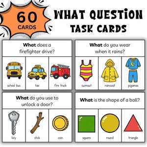 Può includere: Schede didattiche con il testo "60 CARDS WHAT QUESTION TASK CARDS". Le schede presentano illustrazioni e domande su veicoli, abbigliamento e forme. Include un autobus scolastico, taxi, autopompa, costume da bagno, impermeabile, pigiama, chiave, bastone, moneta, quadrato, rotondo e triangolo.