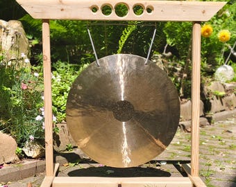 Supporto per gong artigianale in legno massello, 110 x 110 cm (per gong fino a 90 cm) (Gong NON incluso!).